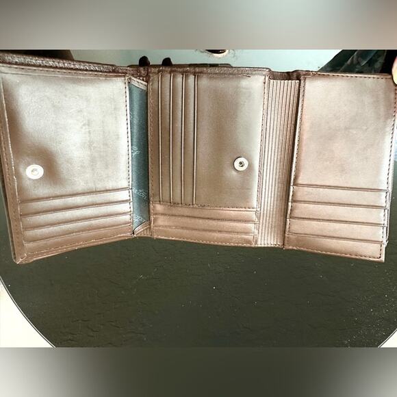 BUXTON | Brown Leather Trifold Wallet with Contrast Stitching Snap Closure - Picture 4 of 5